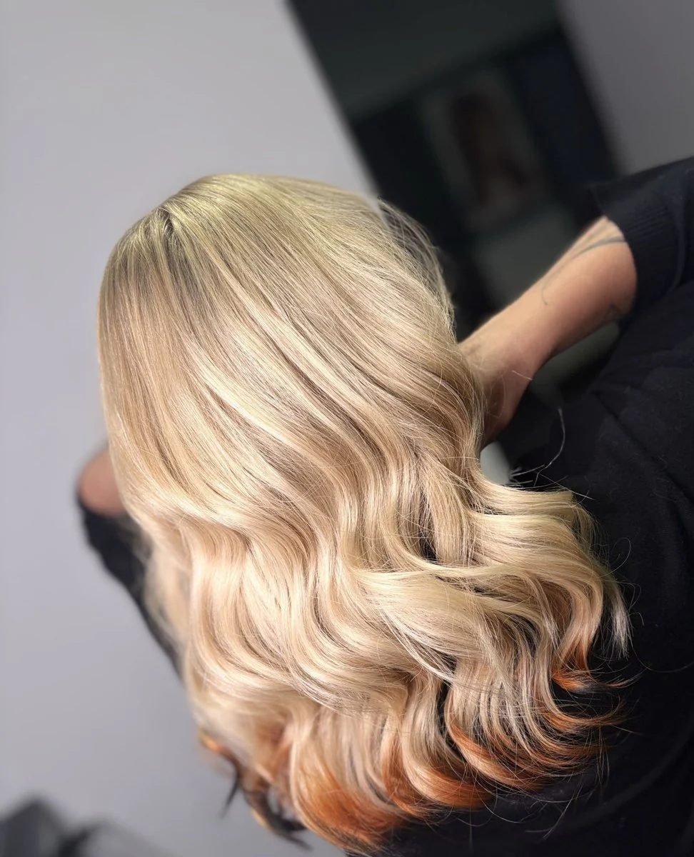 Blond fale — realizacja z portfolio ManufaQtura Art